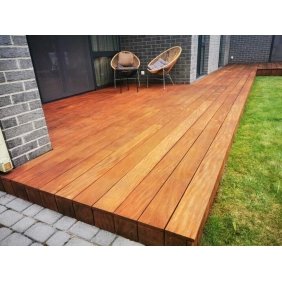 kietmedžio terasos komplektas