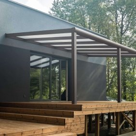 Ruda aliuminė stoginė