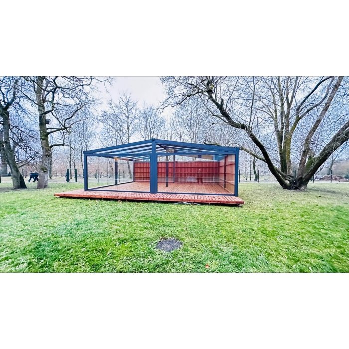 lauko klasė prie mokyklos